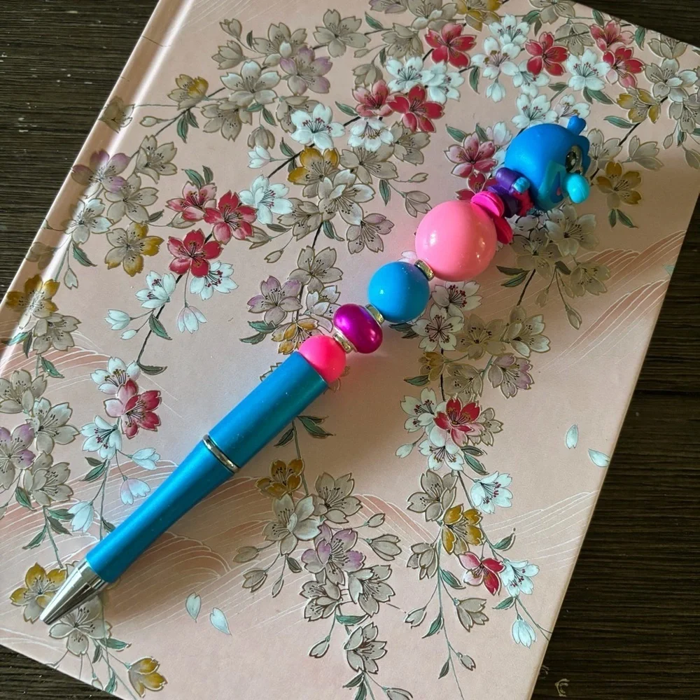 Disney Doorables: The Muppets: Gonzo (blacklight) handmade beaded pen